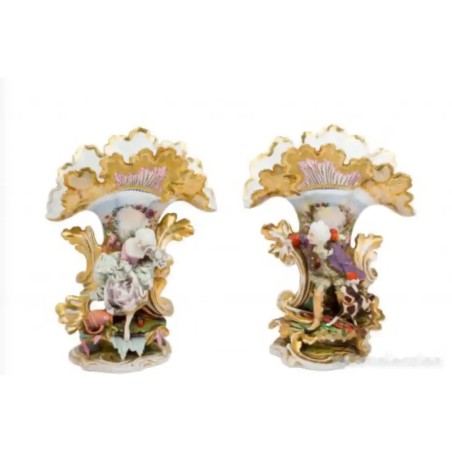 Pareja de jarrones de porcelana alemana del siglo XIX, esmaltados y dorados