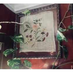 Pareja de Bordados Antiguos Enmarcados - Textiles Florales Vintage Doble Cristal