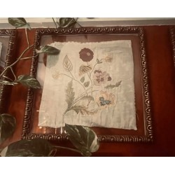 Pareja de Bordados Antiguos Enmarcados - Textiles Florales Vintage Doble Cristal