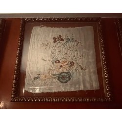 Pareja de Bordados Antiguos Enmarcados - Textiles Florales Vintage Doble Cristal