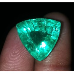 Esmeralda Natural Triangular 11.17CT - Gema Certificada Talla Trilliant Colombia