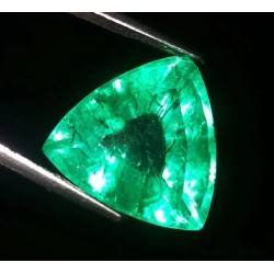 Esmeralda Natural Triangular 11.17CT - Gema Certificada Talla Trilliant Colombia