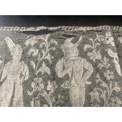 Encaje Antiguo Vintage con Figuras Humanas Coleccionista Exclusivo