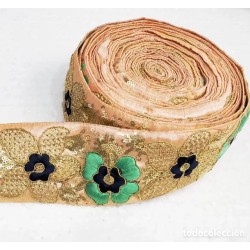 Entredós Bordado Vintage Oro y Seda Diseño Floral Artesanal