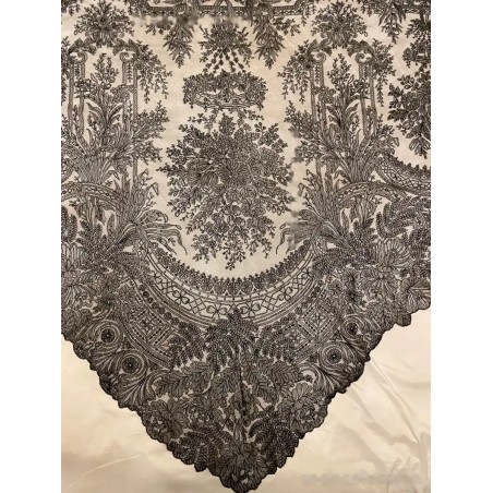 Mantilla Histórica de Encaje de Cambray - Pieza Textil del Siglo XIX